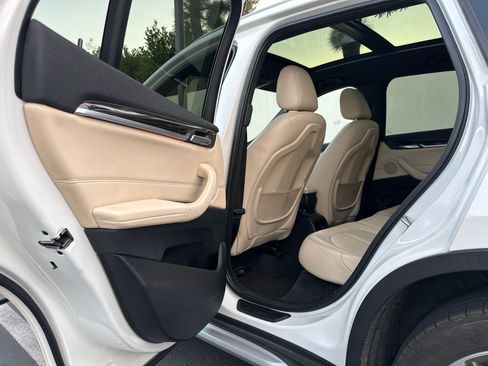 Used 2017 BMW X1 xDrive28i image 8