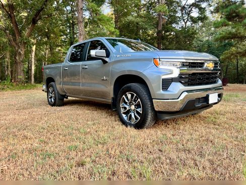Used 2025 Chevrolet Silverado 1500 LT w/ Texas Edition Plus RWD image 4