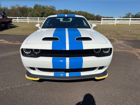 Used 2023 Dodge Challenger SRT Hellcat image 1