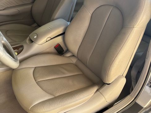 Used 2005 Mercedes-Benz CLK 320 Coupe image 15