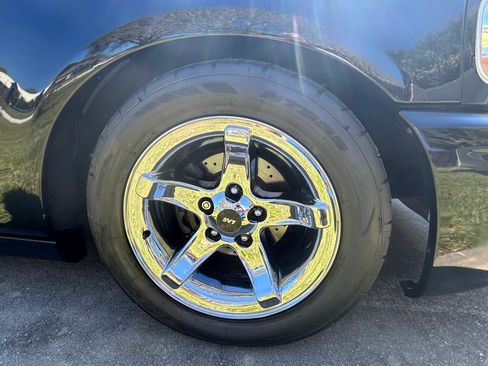 Used 2004 Ford F150 Lightning image 10