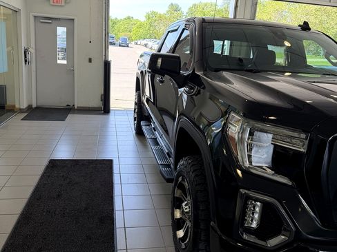 Used 2020 GMC Sierra 1500 AT4 w/ AT4 Premium Package AWD/4WD image 10