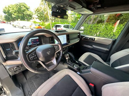 Used 2022 Ford Bronco Wildtrak image 9