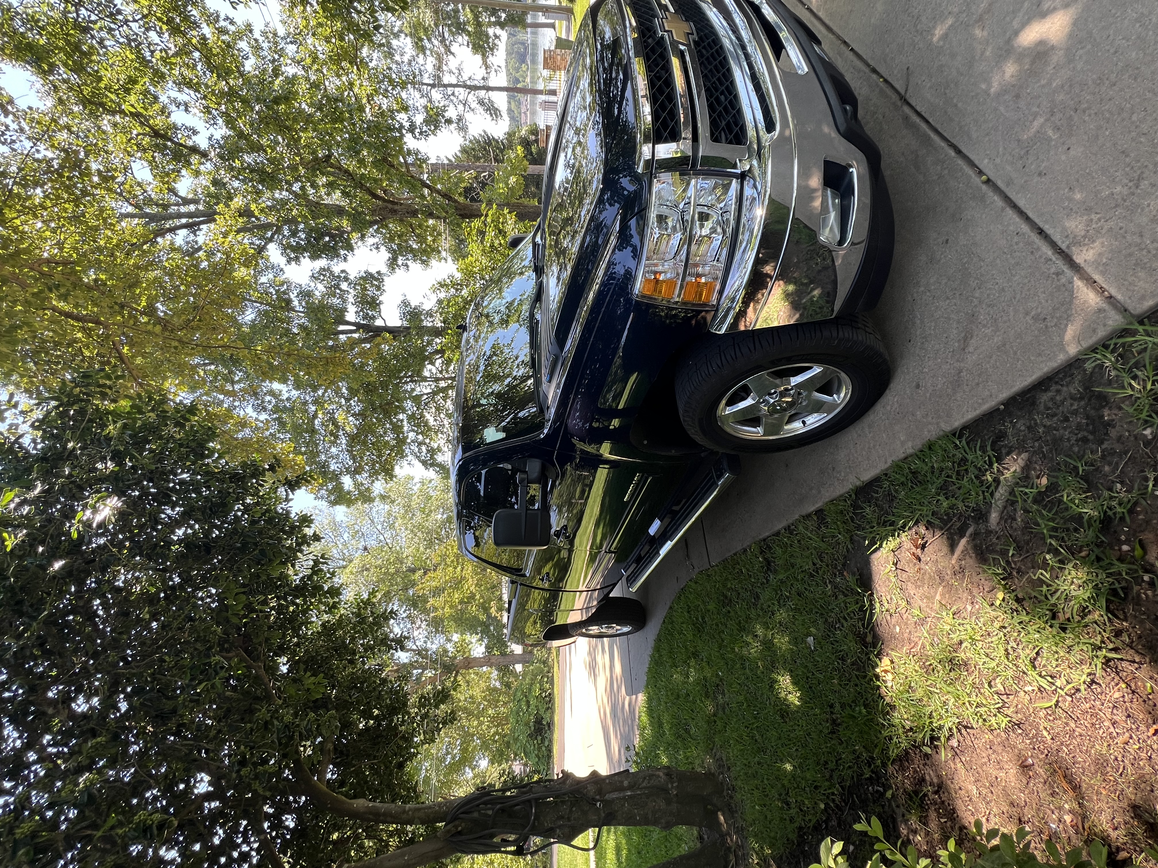 Used 2011 Chevrolet Silverado 2500 LTZ w/ LTZ Plus Package AWD/4WD image 6