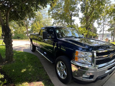 Used 2011 Chevrolet Silverado 2500 LTZ w/ LTZ Plus Package AWD/4WD image 6