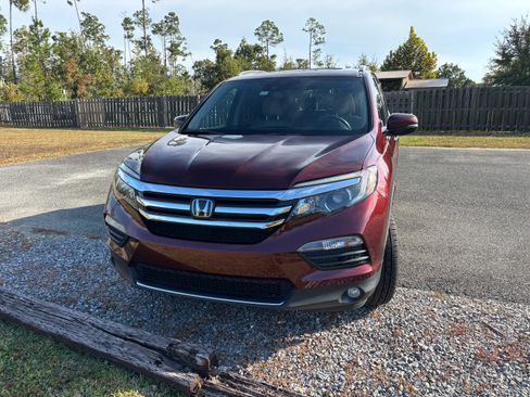Used 2018 Honda Pilot Touring image 2