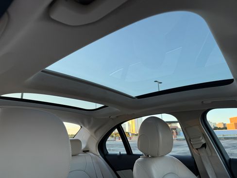 Used 2017 Mercedes-Benz C 300 Sedan image 26