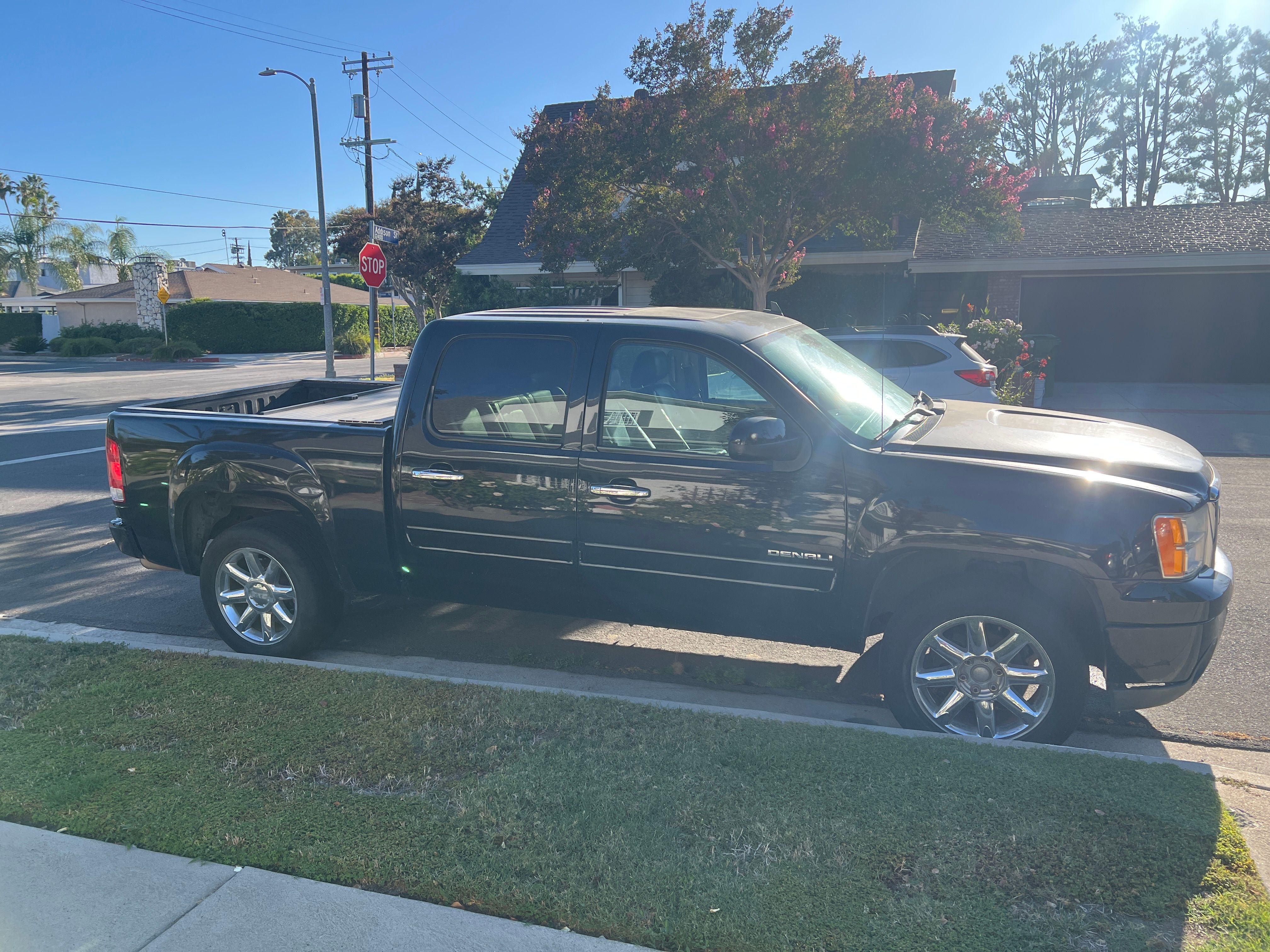 Used 2010 GMC Sierra 1500 Denali AWD/4WD image 4