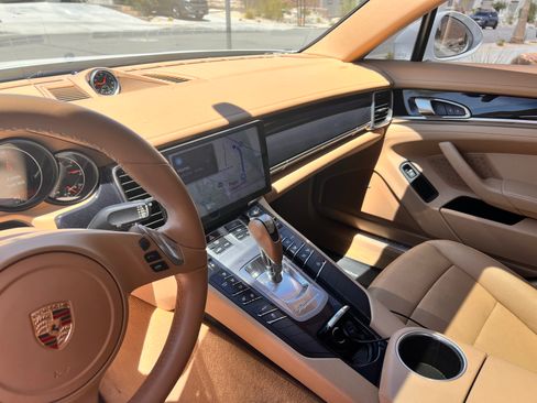 Used 2014 Porsche Panamera image 6