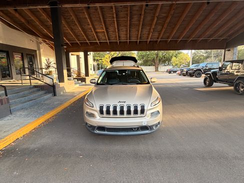 Used 2014 Jeep Cherokee Limited w/ Technology Group image 6