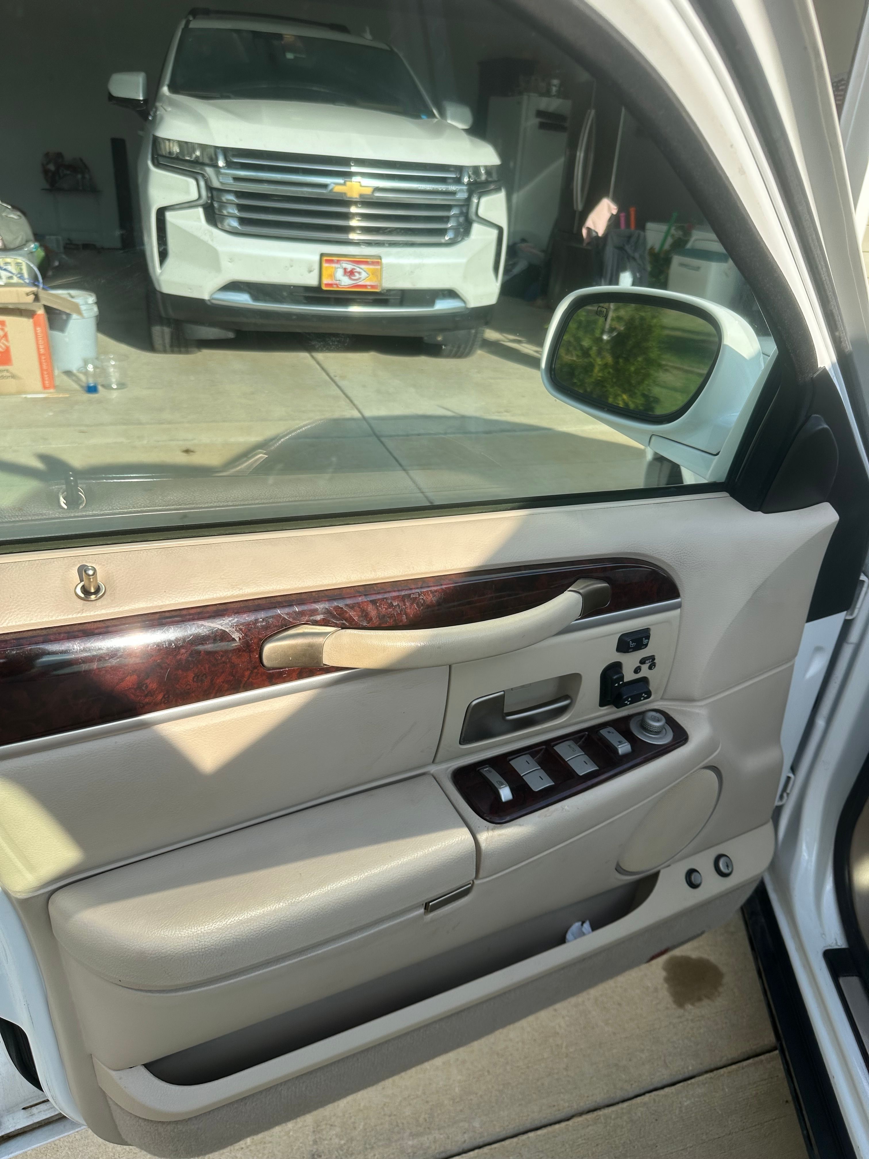 Used 2011 Lincoln Town Car Signature Limited RWD image 28