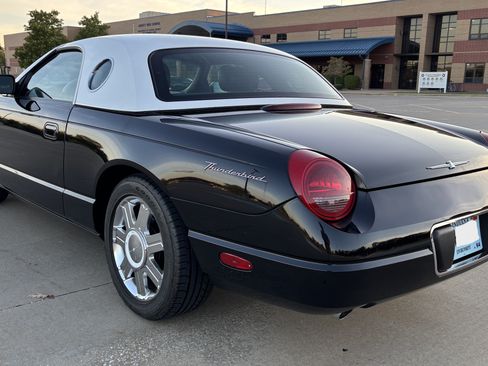 Used 2004 Ford Thunderbird RWD image 15