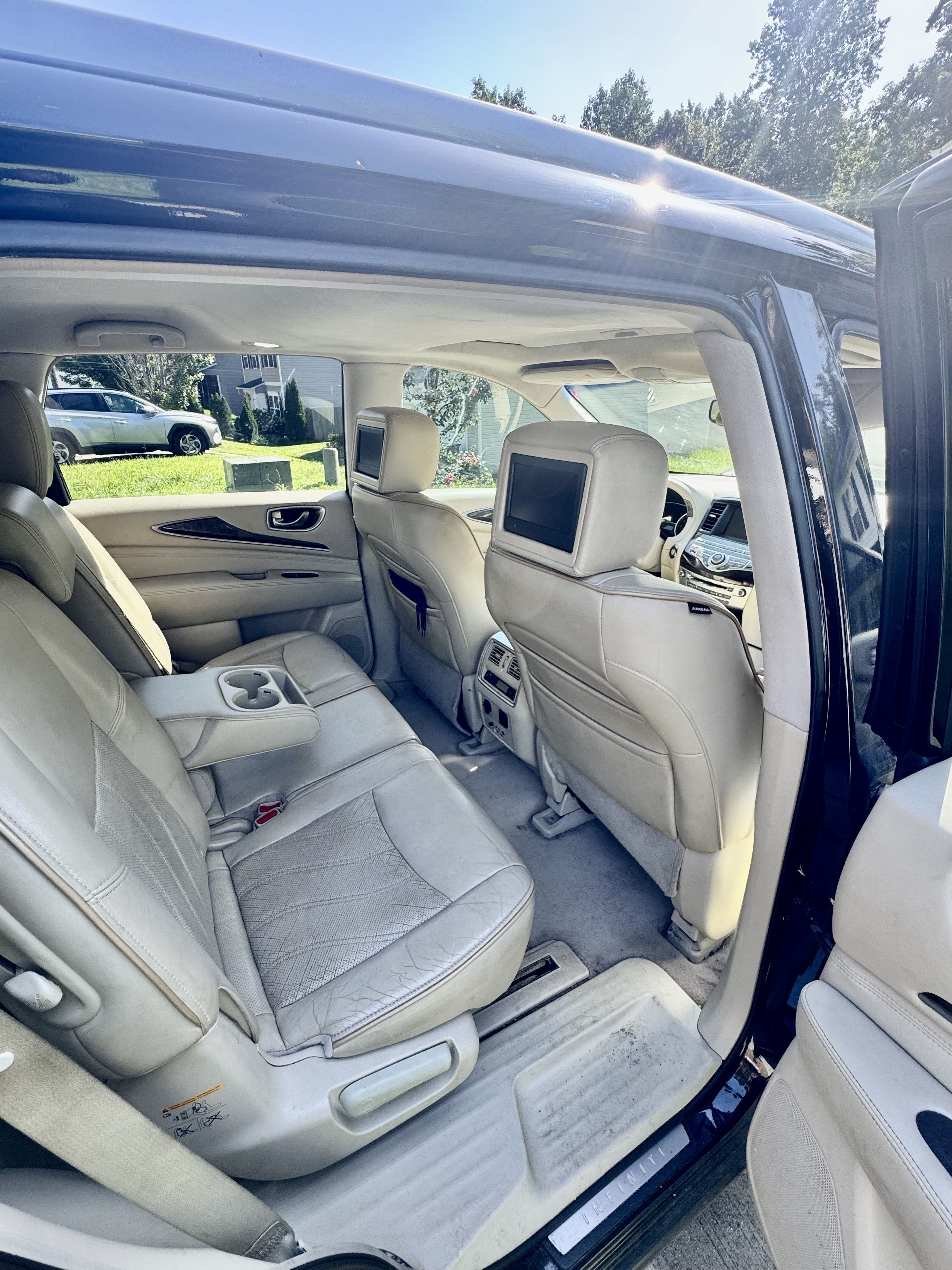 Used 2013 INFINITI JX35 AWD w/ Premium Pkg image 17