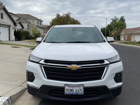 Used 2023 Chevrolet Traverse LS w/ Safety Package image 2