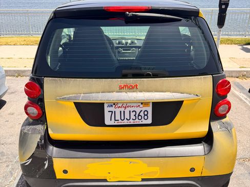 Used 2015 smart fortwo passion image 6