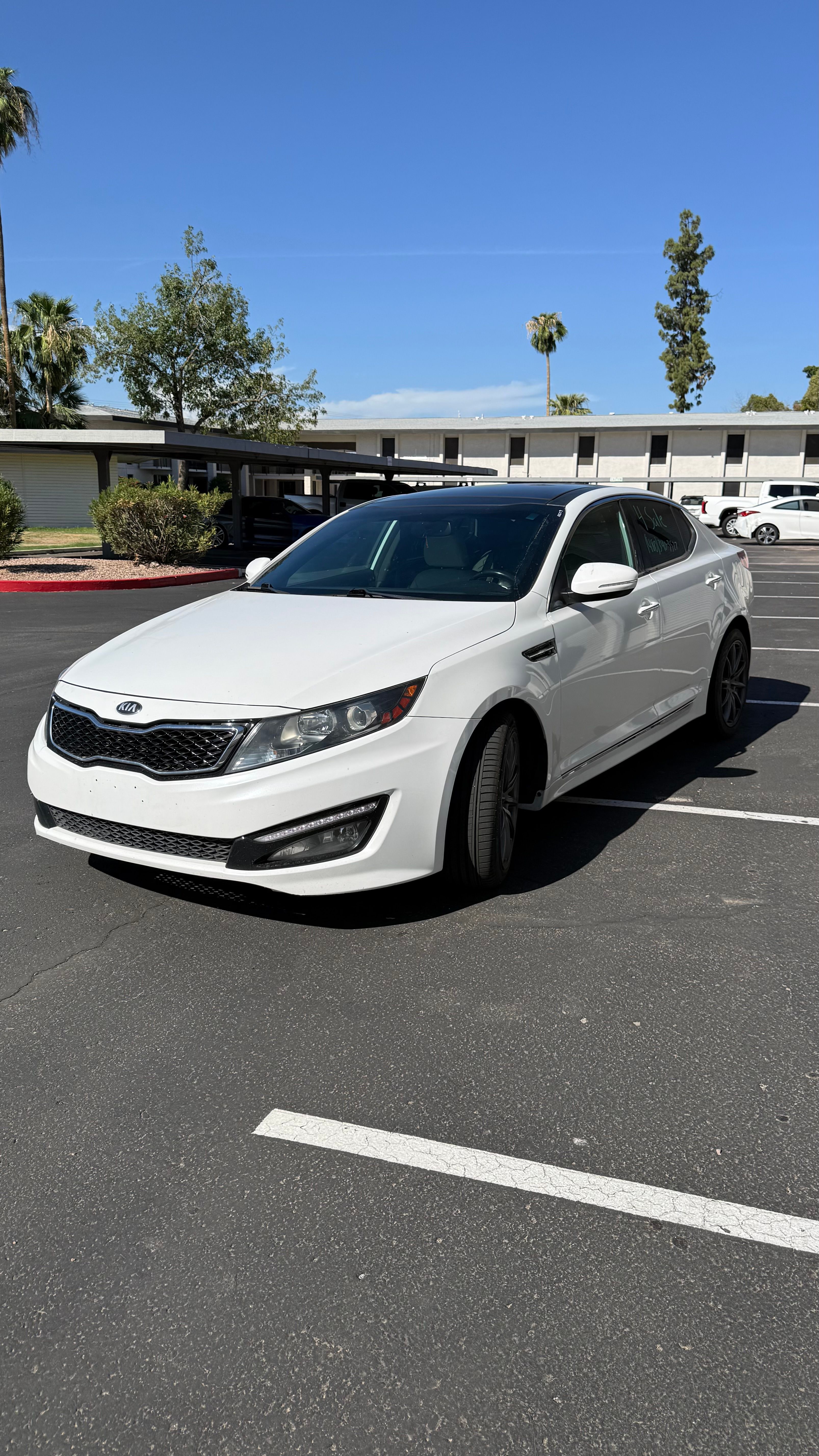 Used 2013 Kia Optima SX w/ Limited Pkg FWD image 2