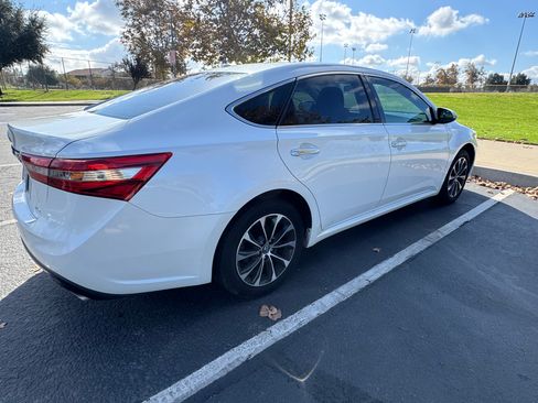 Used 2016 Toyota Avalon XLE image 6