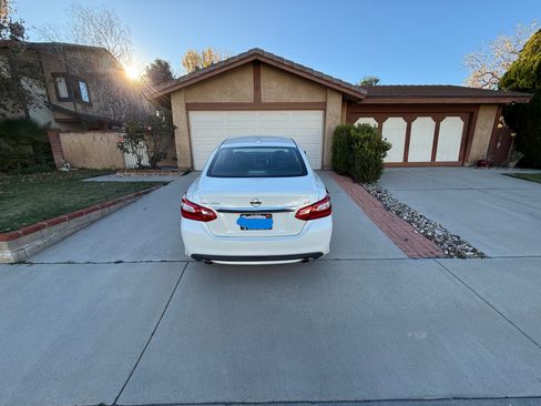 Used 2017 Nissan Altima 2.5 SV image 5