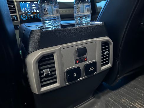 Used 2019 Ford F250 Lariat w/ Lariat Ultimate Package AWD/4WD image 16