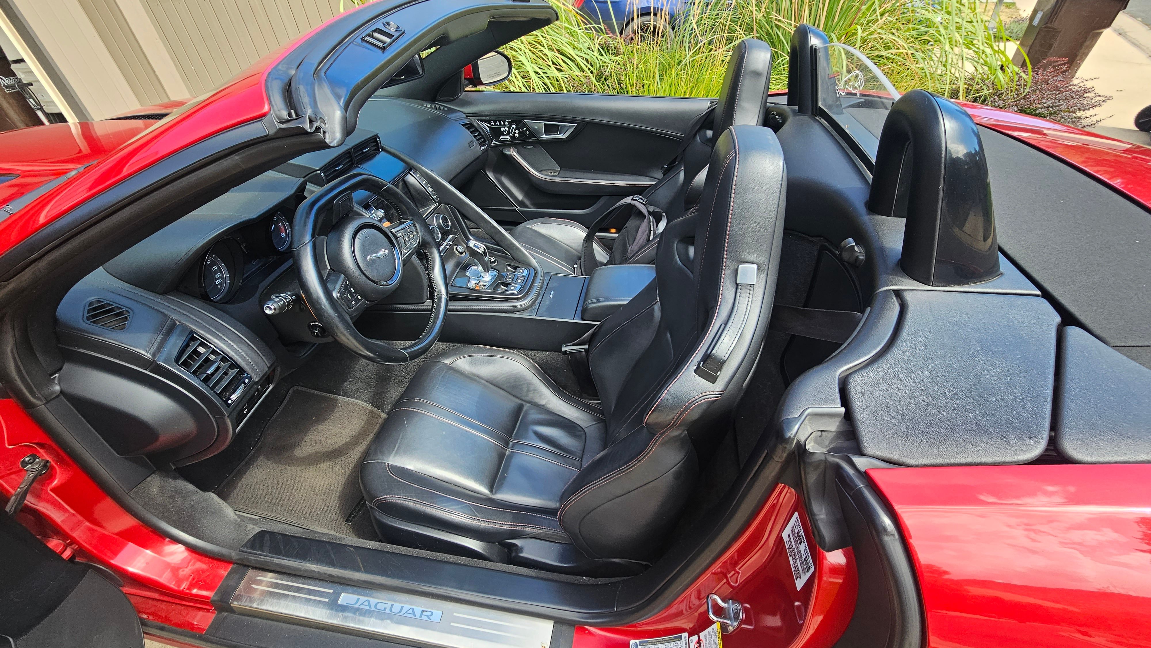 Used 2014 Jaguar F-TYPE S RWD image 9