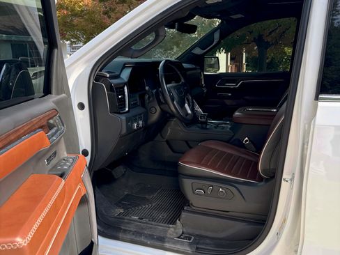 Used 2022 GMC Sierra 1500 Denali Ultimate image 8