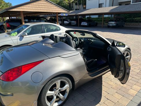 Used 2008 Nissan 350Z Touring RWD image 24