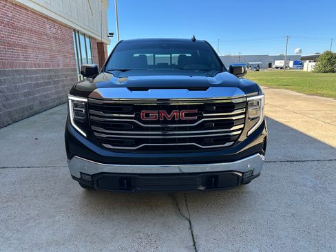 Used 2025 GMC Sierra 1500 SLT w/ SLT Premium Plus Package image 4