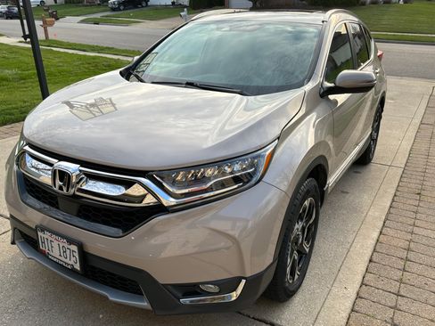 Used 2018 Honda CR-V Touring image 1