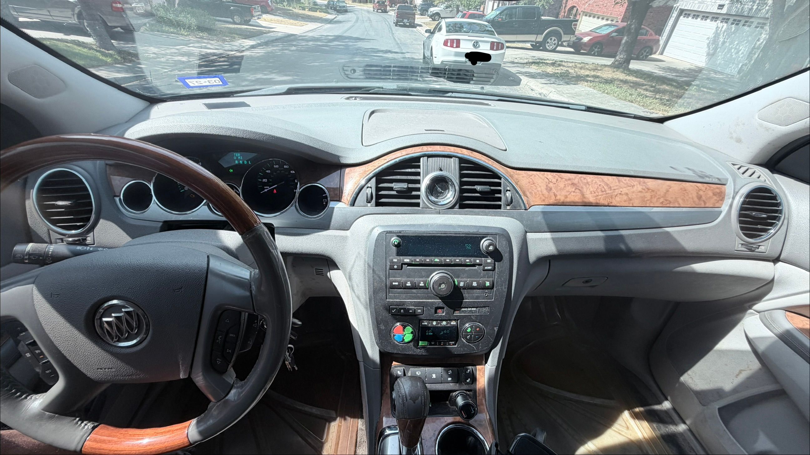 Used 2011 Buick Enclave CXL FWD image 13