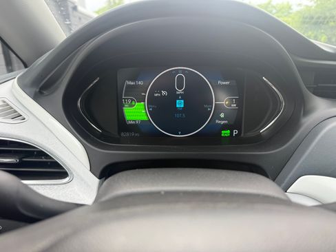 Used 2017 Chevrolet Bolt LT FWD image 6