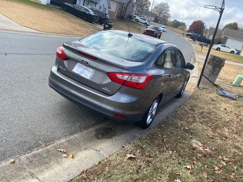 Used 2014 Ford Focus SE image 5