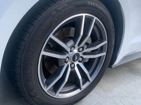 Used 2016 Ford Mustang Premium image 10