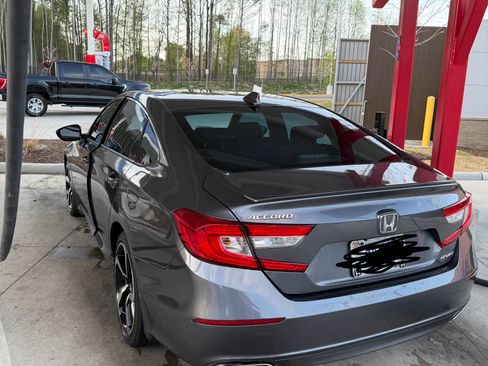 Used 2018 Honda Accord Sport image 4