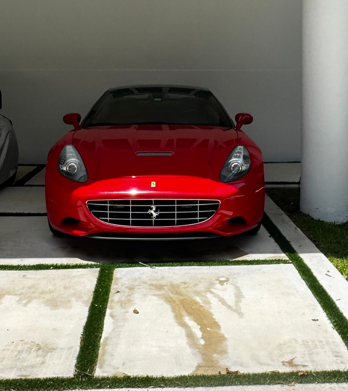 Used 2014 Ferrari California RWD image 5
