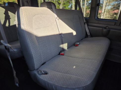 Used 2017 Chevrolet Express 3500 LT w/ LT Preferred Equipment Group image 10