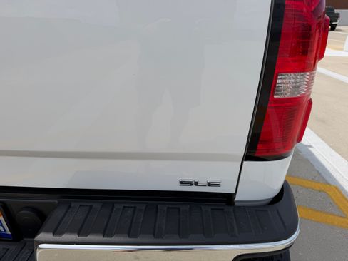 Used 2019 GMC Sierra 1500 SLE w/ SLE Value Package AWD/4WD image 11
