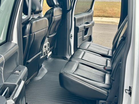 Used 2018 Ford F150 Lariat w/ Equipment Group 502A Luxury AWD/4WD image 14