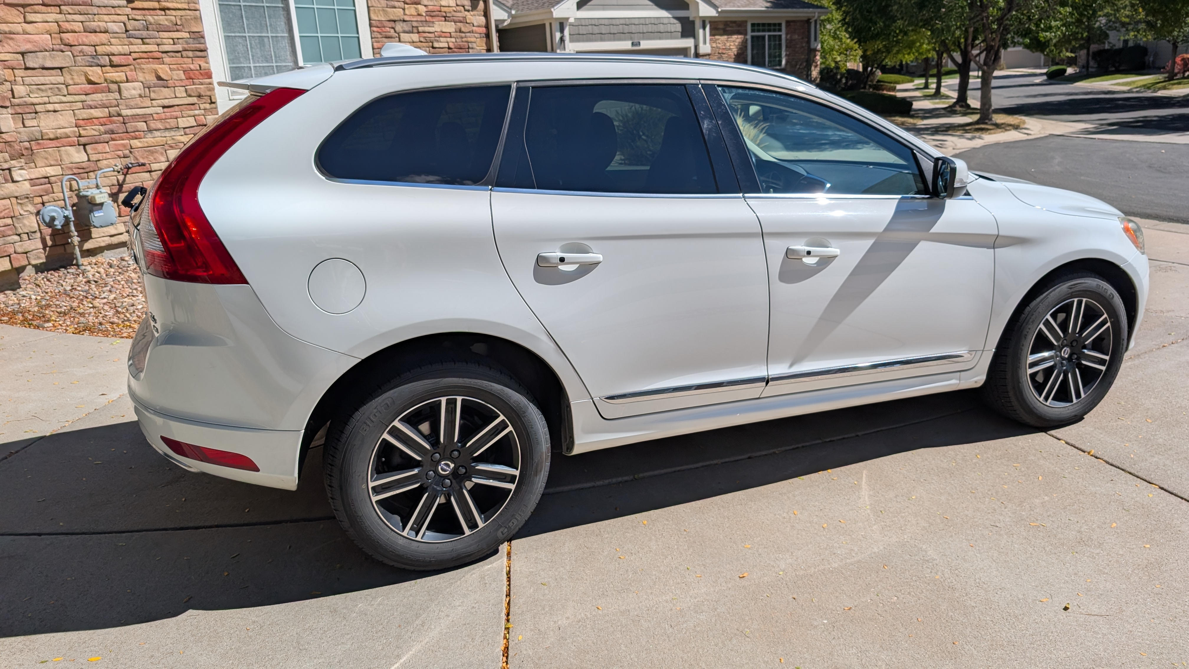 Used 2015 Volvo XC60 T6 AWD/4WD image 8