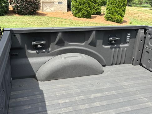 Used 2018 Ford F150 XLT w/ Equipment Group 302A Luxury AWD/4WD image 16
