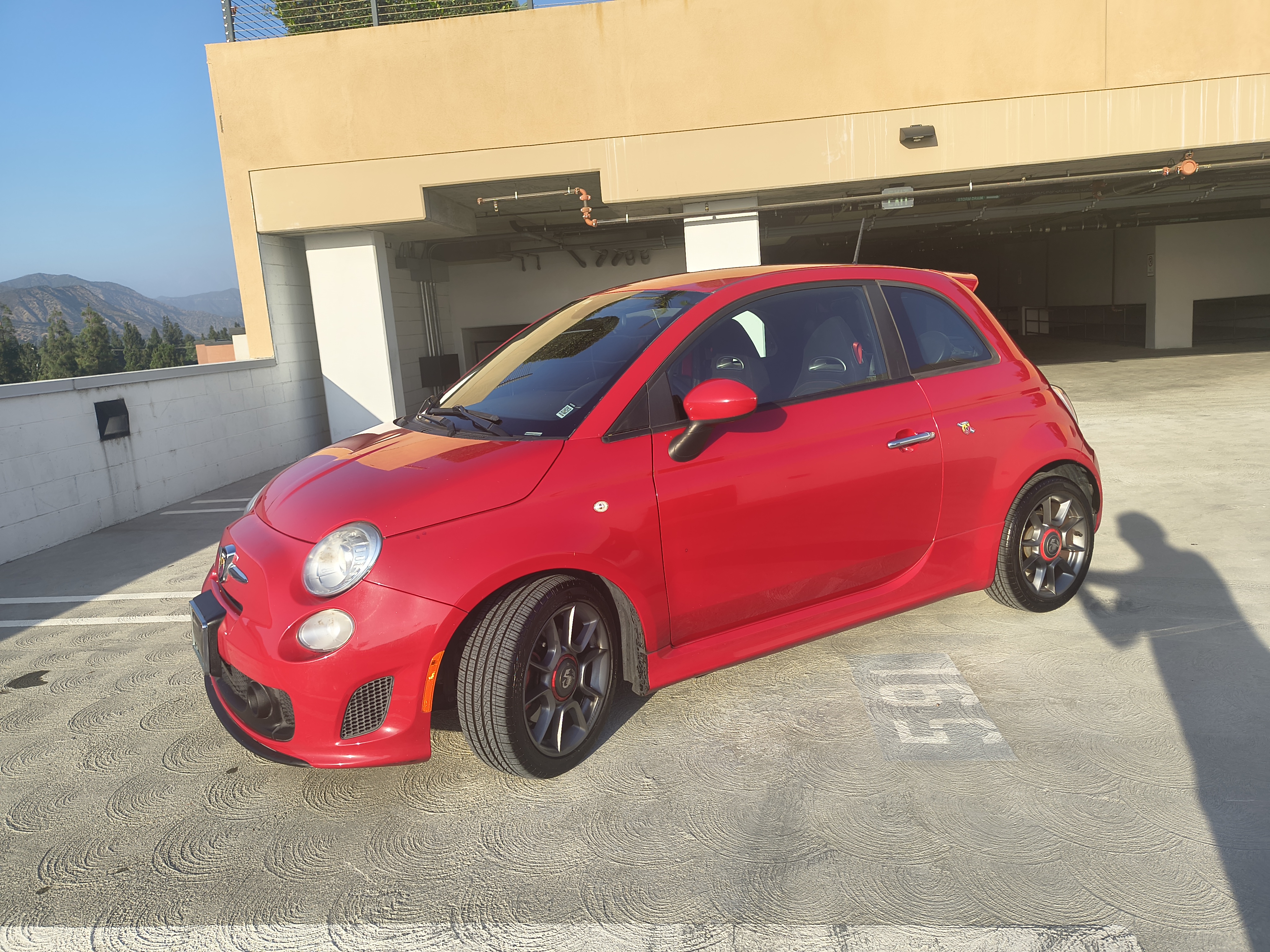 Used 2015 FIAT 500 Abarth FWD image 1