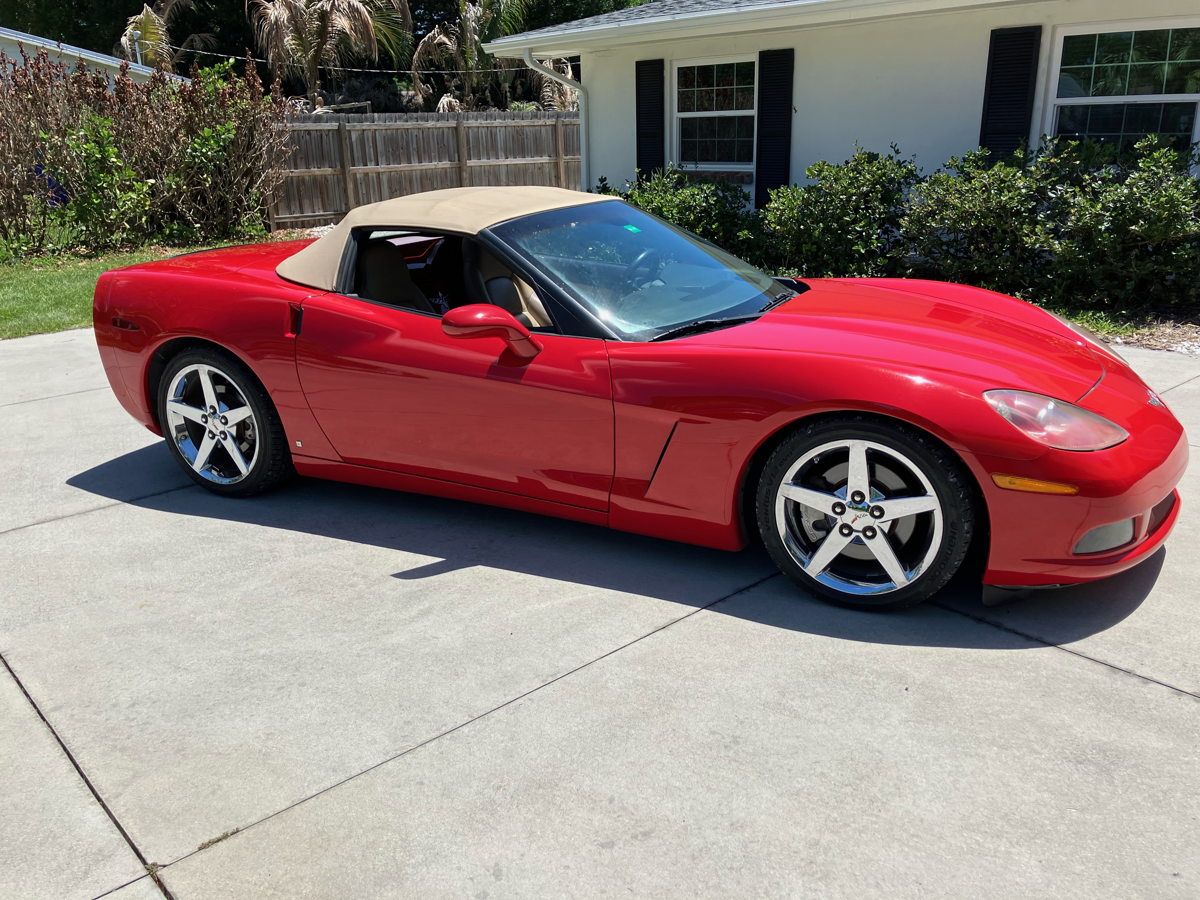 Used 2007 Chevrolet Corvette Convertible w/ Preferred Equipment Group RWD image 2