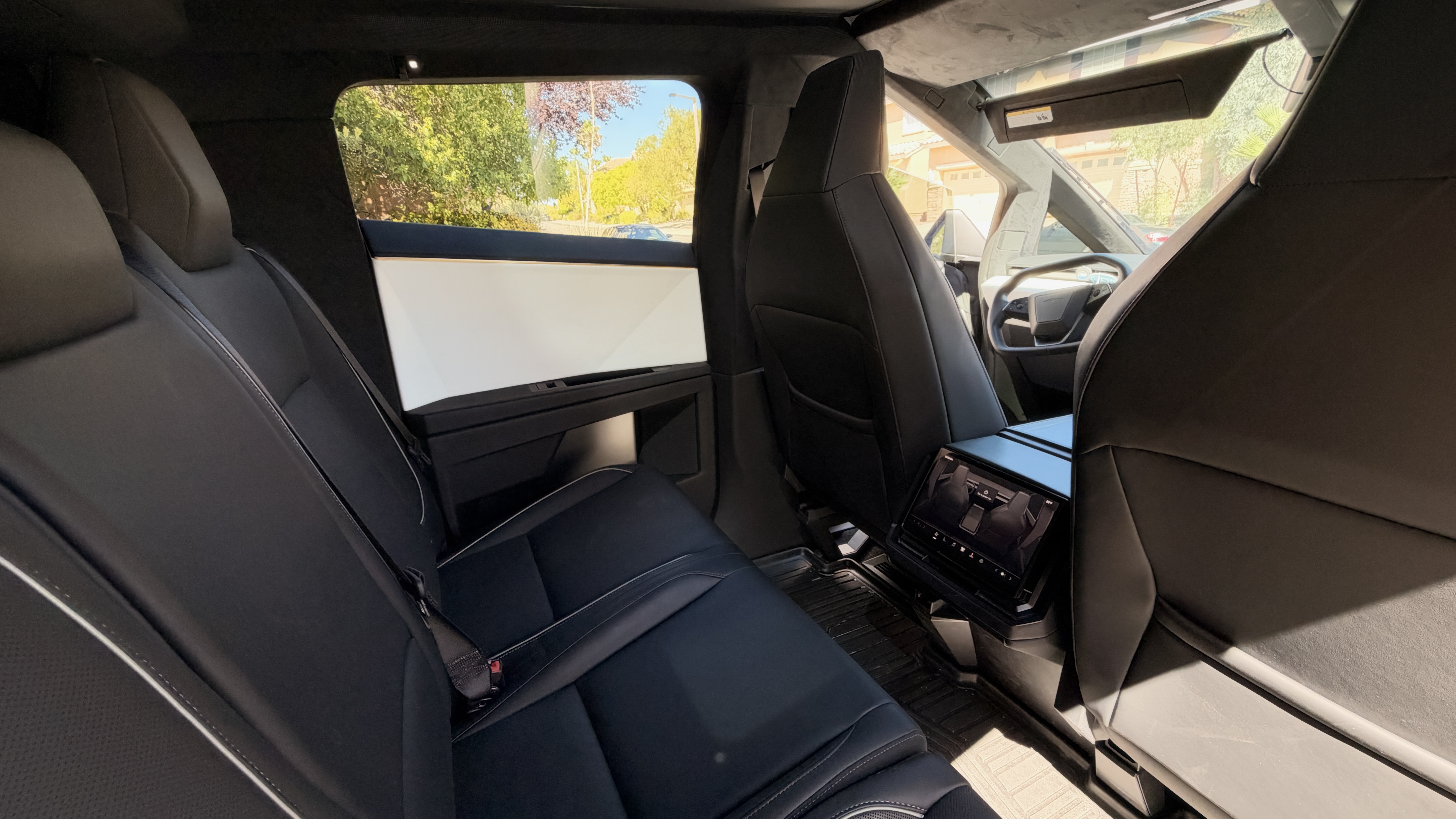 Used 2024 Tesla Cybertruck AWD Crew Cab image 14
