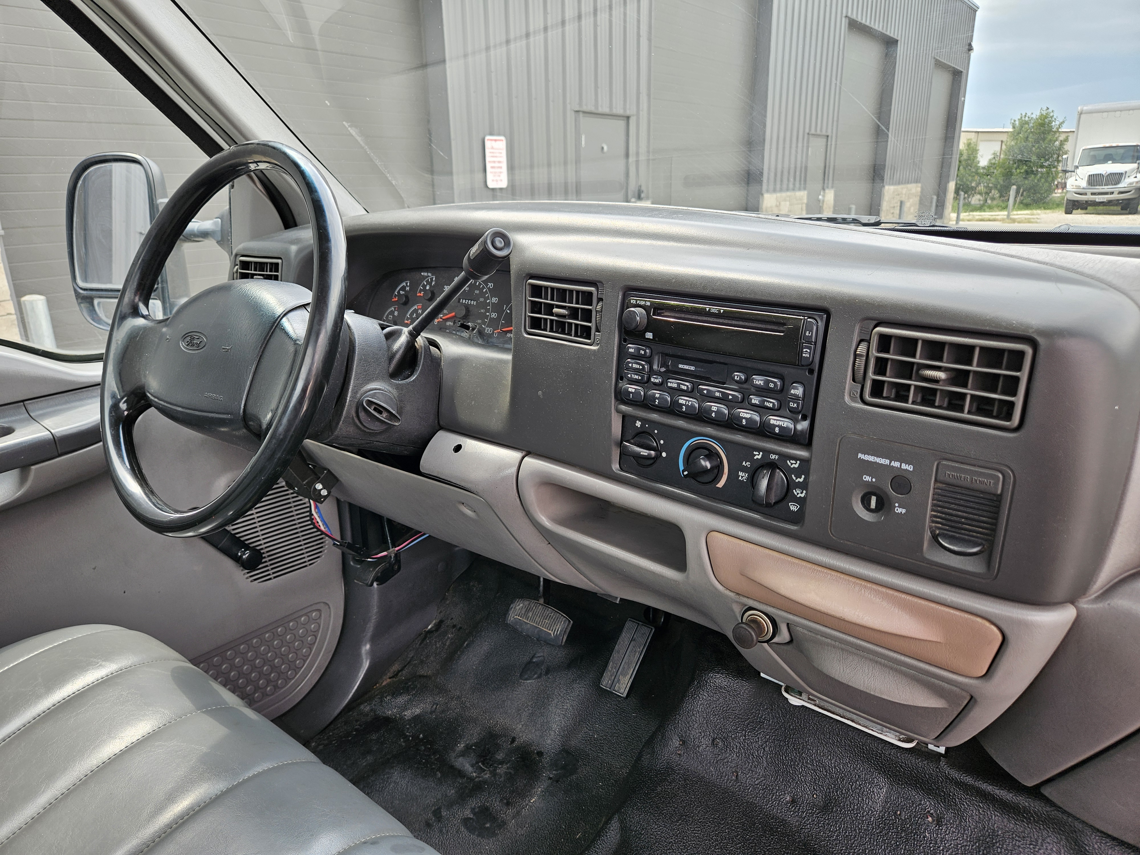 Used 1999 Ford F550 Luxury RWD image 15