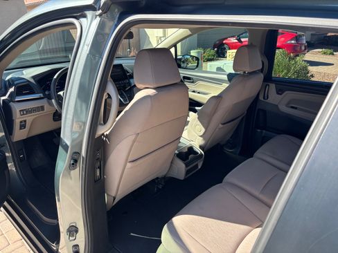 Used 2020 Honda Odyssey EX image 11