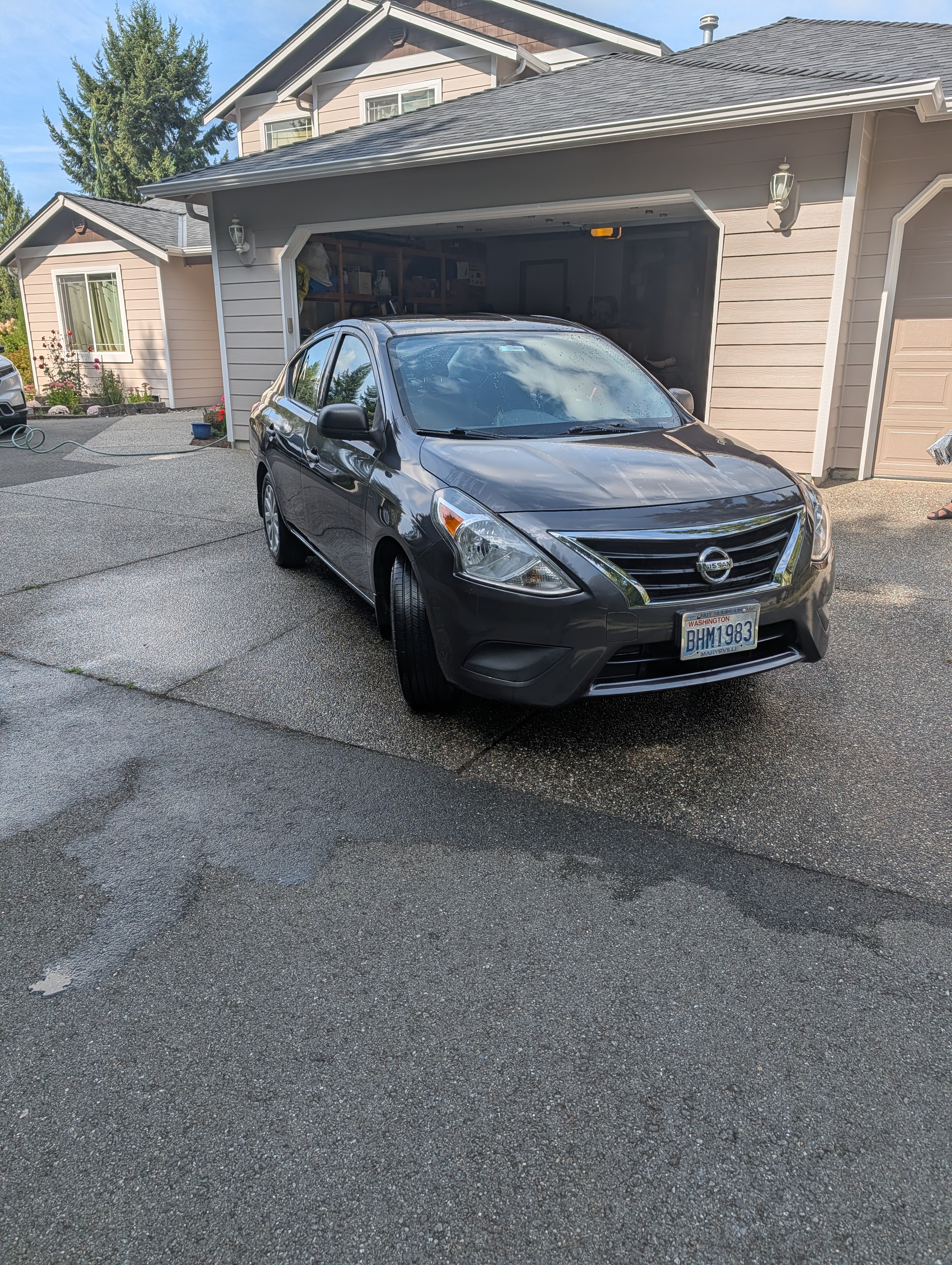 Used 2015 Nissan Versa S Plus FWD image 1