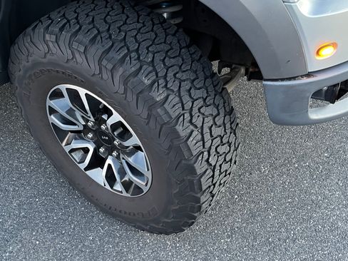 Used 2014 Ford F150 Raptor w/ Equipment Group 801A Luxury image 15