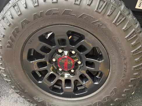 Used 2021 Toyota Tacoma TRD Sport w/ Technology Package RWD image 16