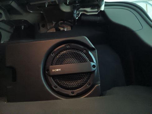 Used 2018 Ford Focus SEL w/ Cold Weather Package FWD image 6