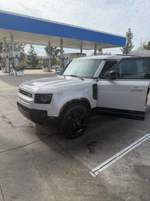 Used 2026 Land Rover Defender 110 X-Dynamic SE AWD/4WD image 12