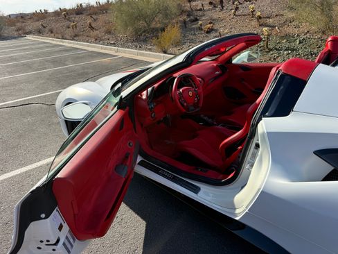 Used 2017 Ferrari 488 Spider RWD image 12